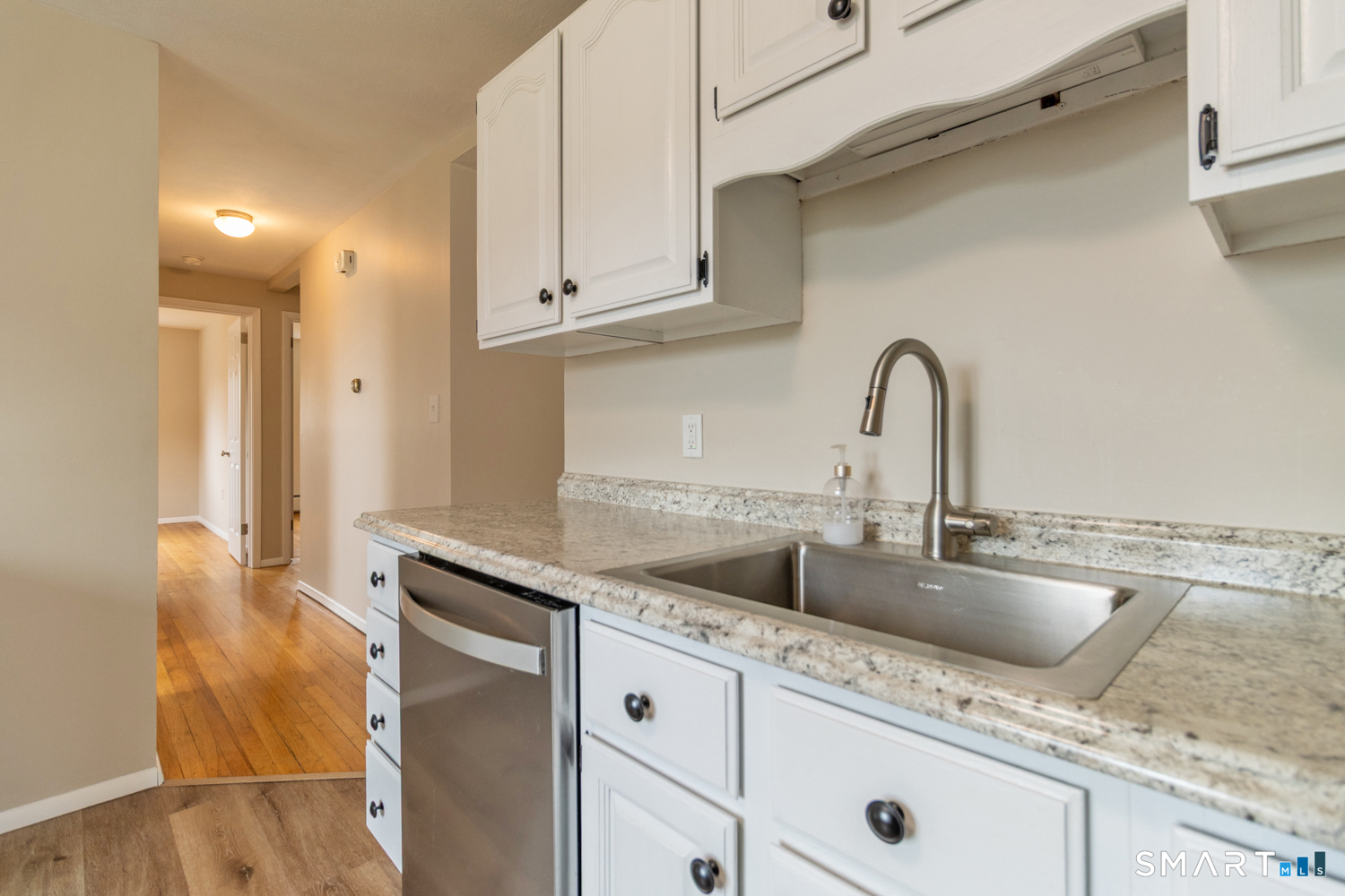 194 Camp Street Middletown, CT 06457 - Photo 5 of 33