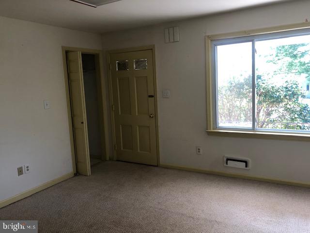 6007 Brookland Road Alexandria, VA 22310 - Photo 6 of 14 Living Room
