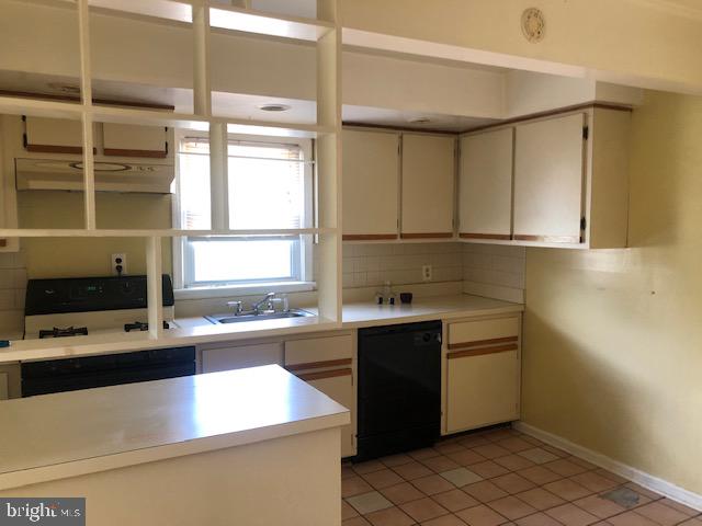 6007 Brookland Road Alexandria, VA 22310 - Photo 8 of 14 Kitchen 2