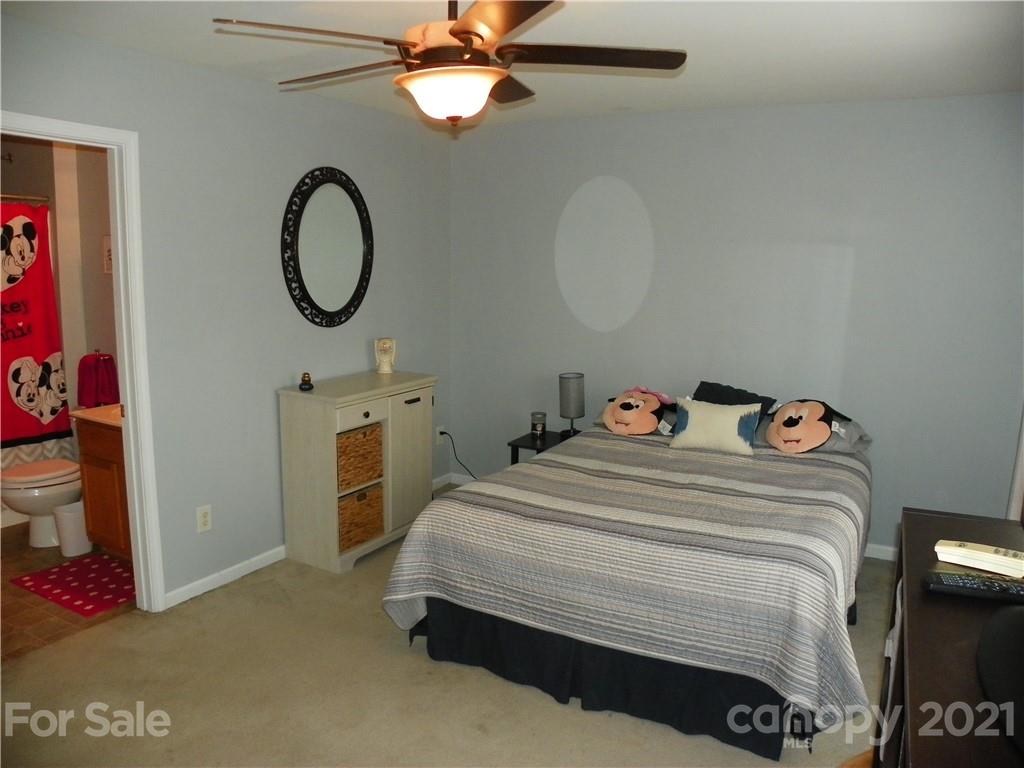 4866 Prosperity Ridge Road Charlotte, NC 28269 - Photo 16 of 18 Gallery Image 16