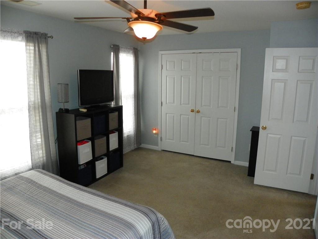 4866 Prosperity Ridge Road Charlotte, NC 28269 - Photo 17 of 18 Gallery Image 17