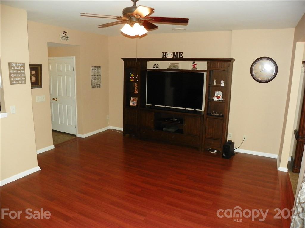 4866 Prosperity Ridge Road Charlotte, NC 28269 - Photo 7 of 18 Gallery Image 7