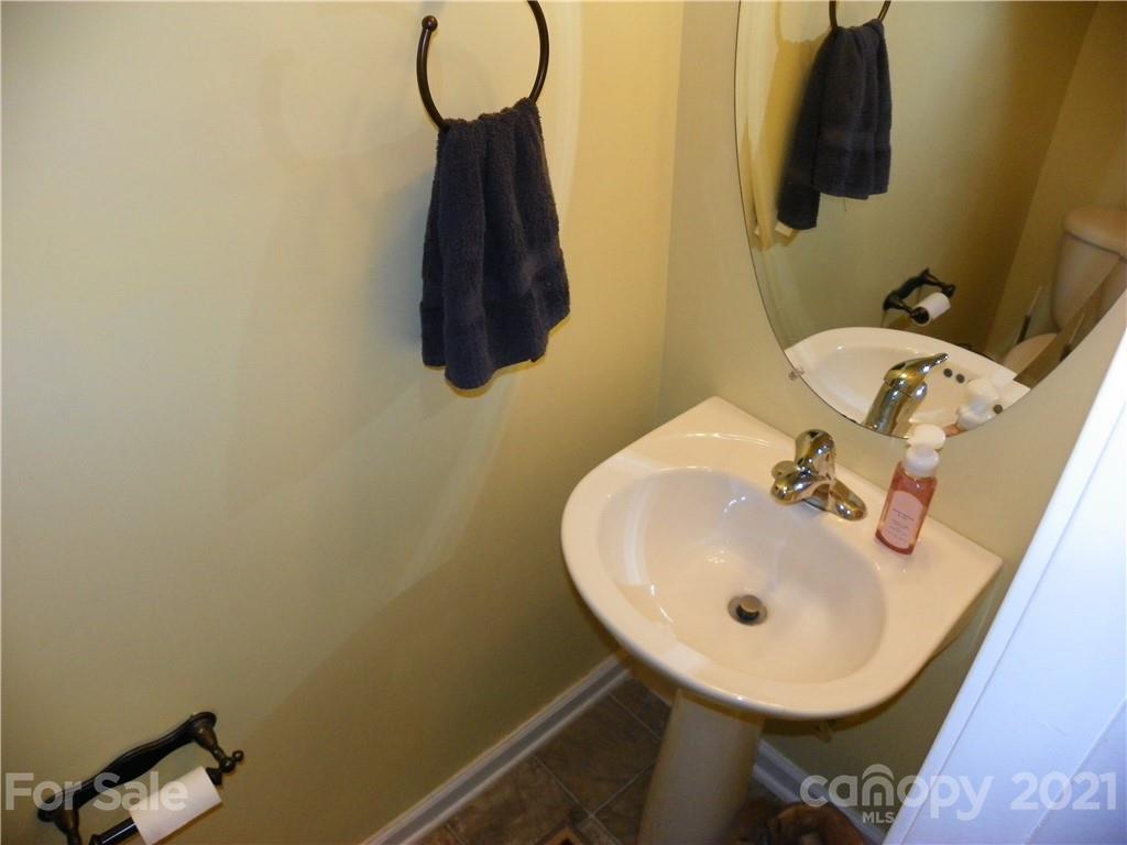 4866 Prosperity Ridge Road Charlotte, NC 28269 - Photo 10 of 18 Gallery Image 10