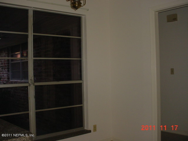 7515 Holiday Road South Jacksonville, FL 32216 - Photo 6 of 15 eat in area