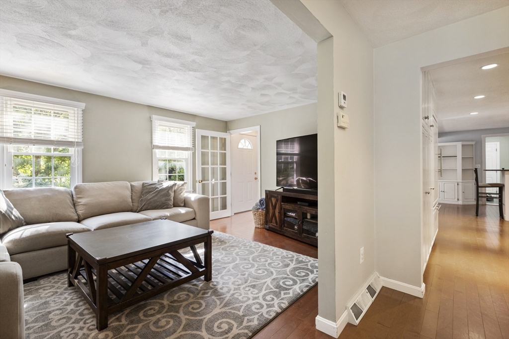 1 MacArthur Road Franklin, MA 02038 - Photo 12 of 42 Gallery Image 12