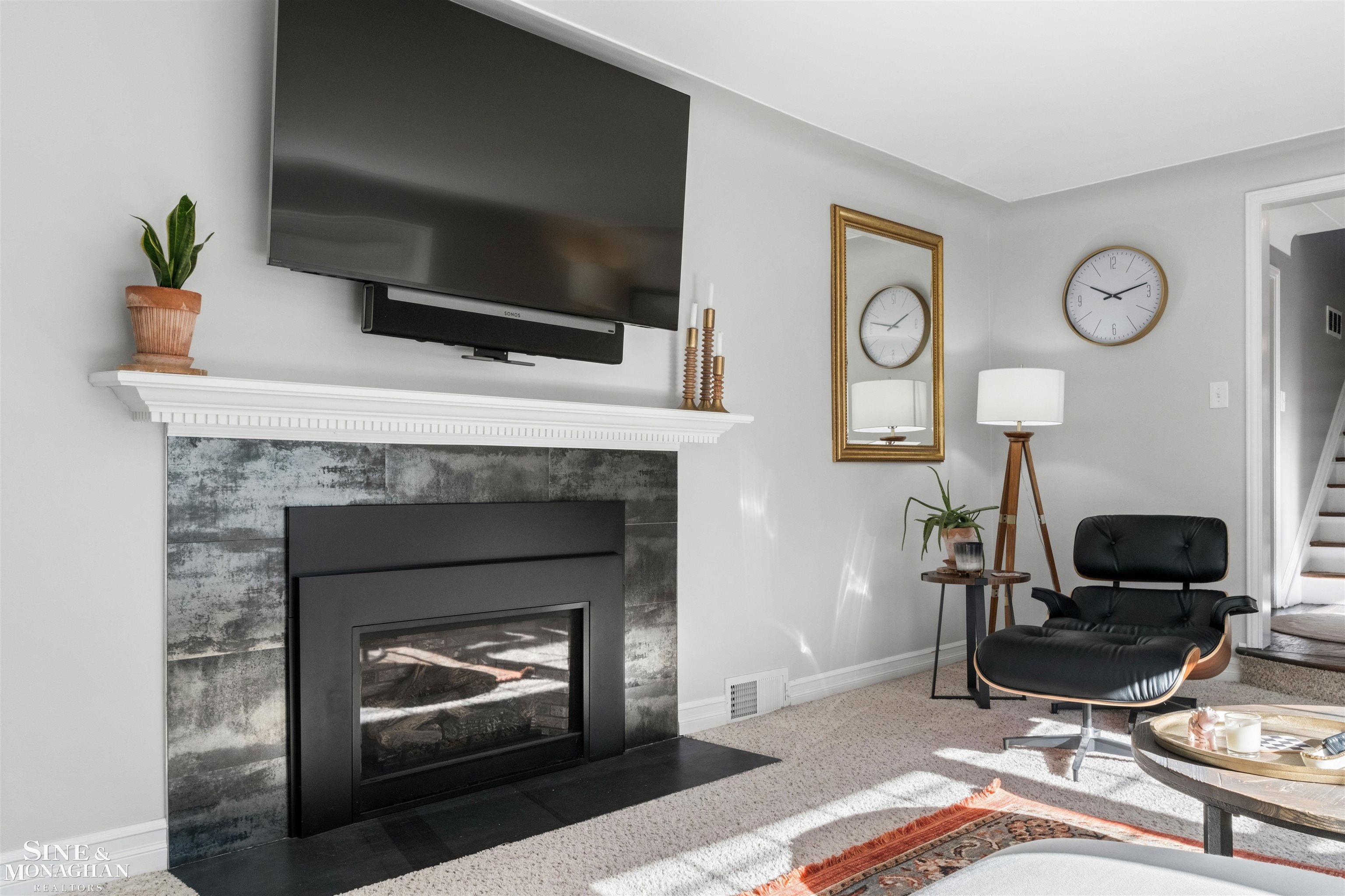 1135 Fairholme Road Grosse Pointe, MI 48236 - Photo 9 of 74 50224052-f3a91c09-08e6-424b-bd63-d70a907d5345.JPG