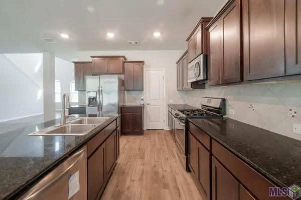 $374,001 | 36991 Oak Haven Drive, Denham Springs, LA 70706