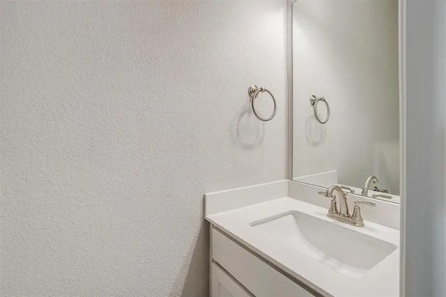 $349,990 | 6817 Robert Reed Drive, Arlington, TX 76001