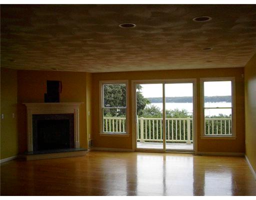 4400 Post Road, Unit 8 Warwick, RI 02818 - Photo 5 of 13 Living Room.