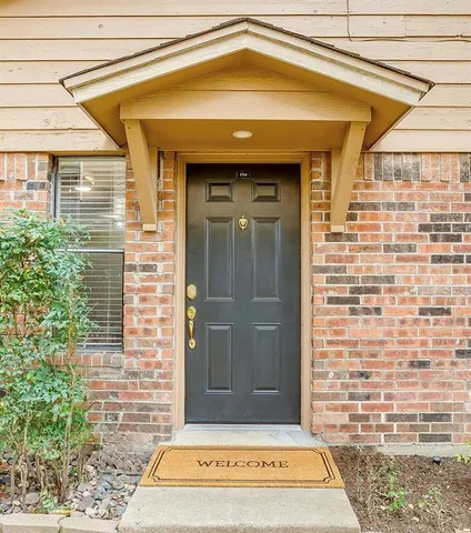 $1,925 | 5714 Cedar Creek Drive, Benbrook, TX 76109