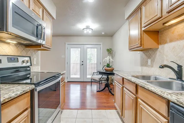 $1,925 | 5714 Cedar Creek Drive, Benbrook, TX 76109