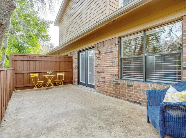 $1,925 | 5714 Cedar Creek Drive, Benbrook, TX 76109