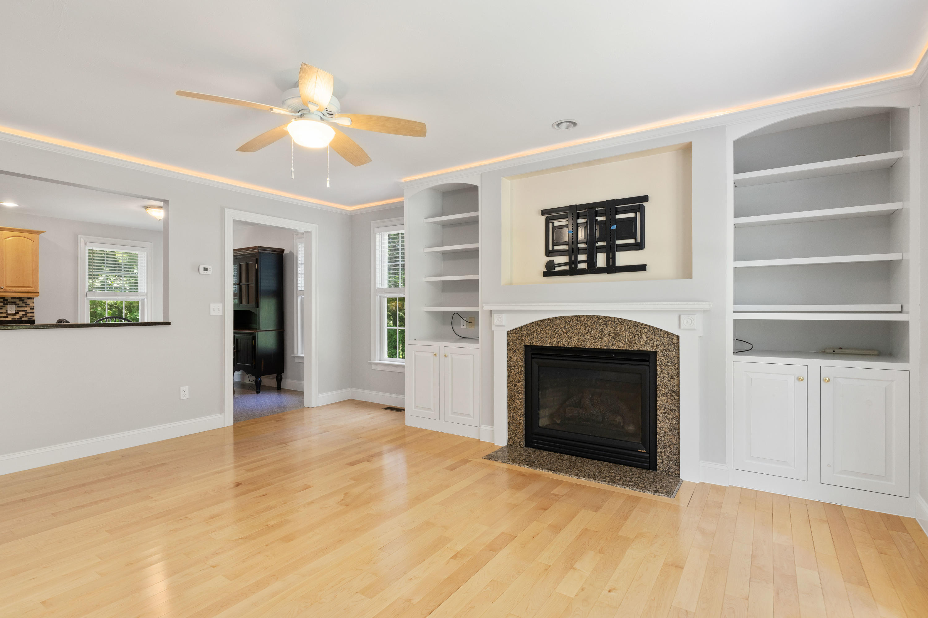 12 Maple Street Mashpee, MA 02649 - Photo 9 of 67 Living RM