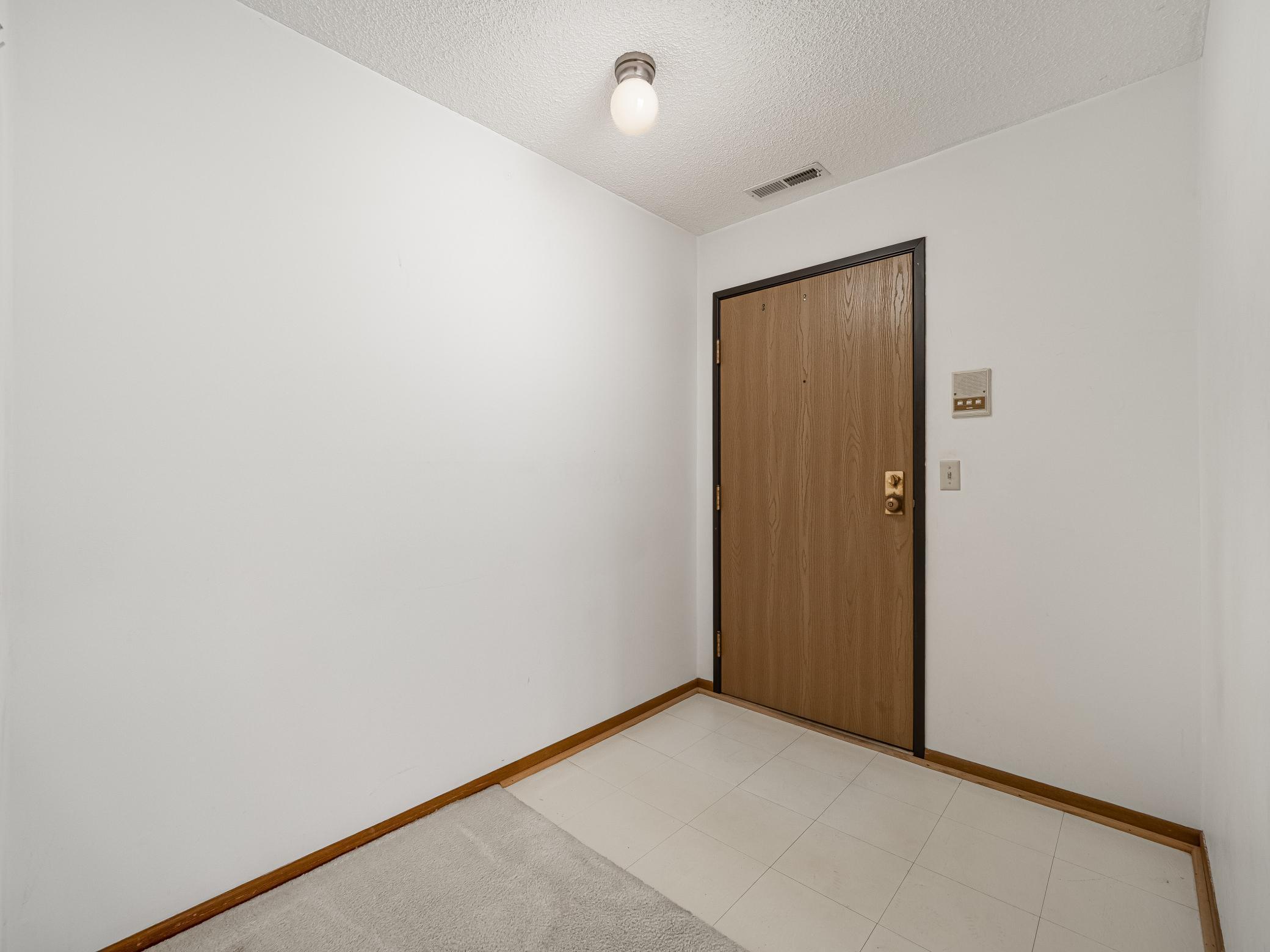 1381 Berry Ridge Road, Unit 604 Eagan, MN 55123 - Photo 11 of 23