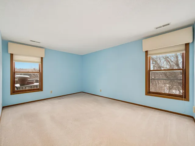 $200,000 | 1381 Berry Ridge Road, Unit 604, Eagan, MN 55123