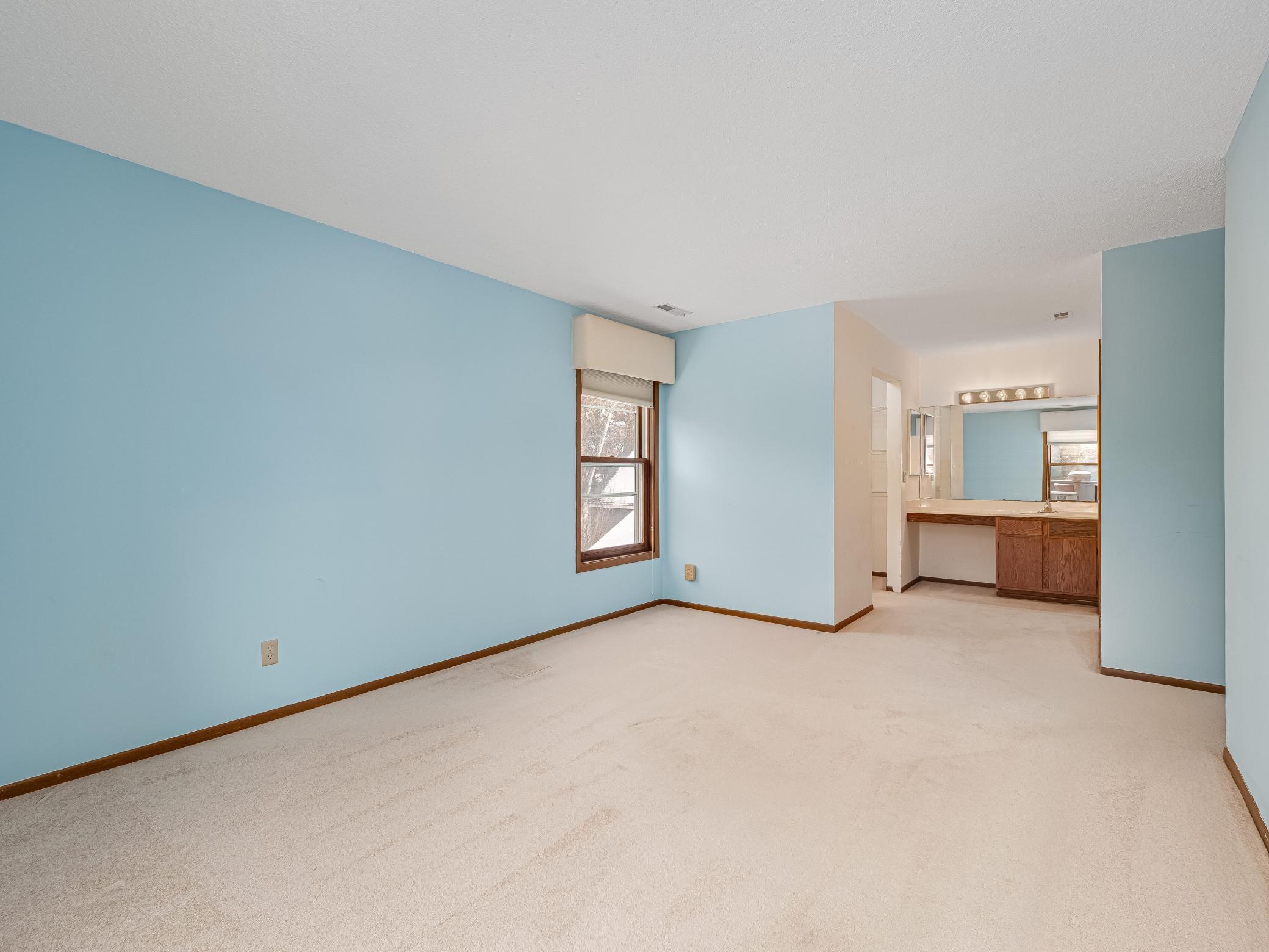 1381 Berry Ridge Road, Unit 604 Eagan, MN 55123 - Photo 13 of 23