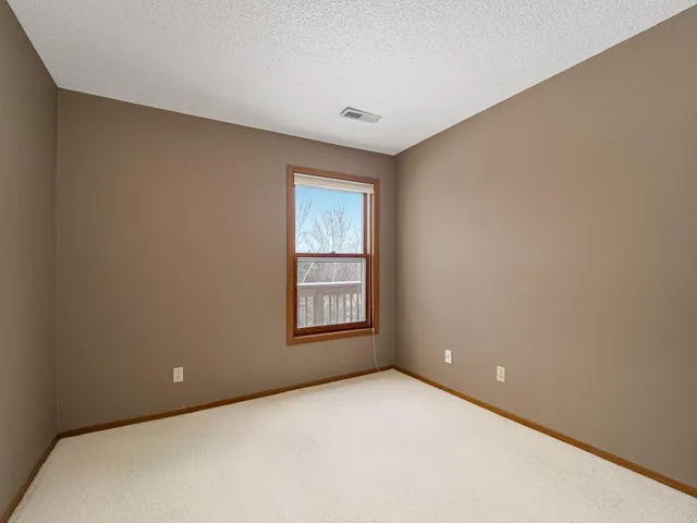$200,000 | 1381 Berry Ridge Road, Unit 604, Eagan, MN 55123