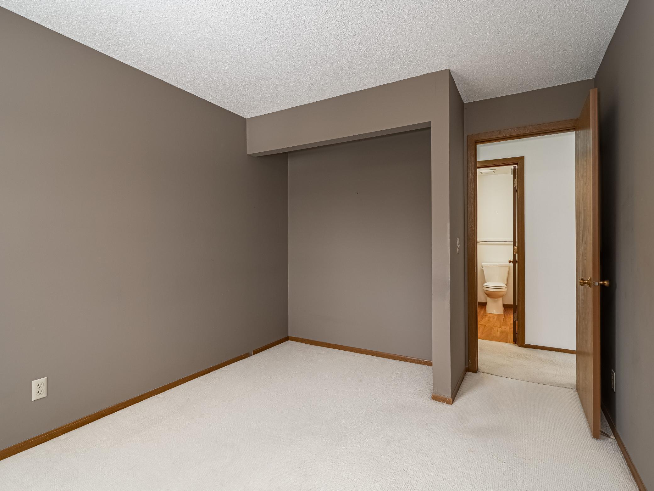 1381 Berry Ridge Road, Unit 604 Eagan, MN 55123 - Photo 18 of 23