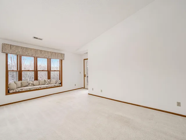 $200,000 | 1381 Berry Ridge Road, Unit 604, Eagan, MN 55123