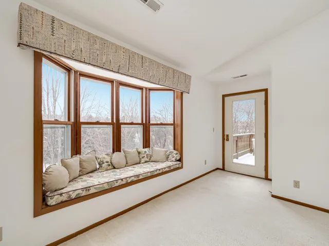 $200,000 | 1381 Berry Ridge Road, Unit 604, Eagan, MN 55123