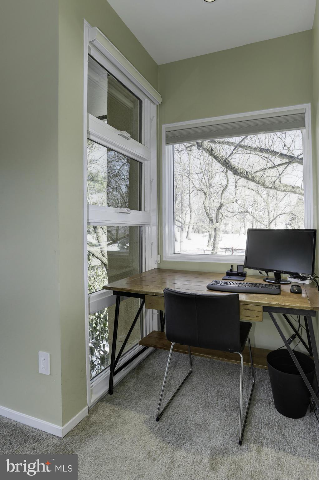 4994 Dalton Road Chevy Chase, MD 20815 - Photo 19 of 30 MB desk area