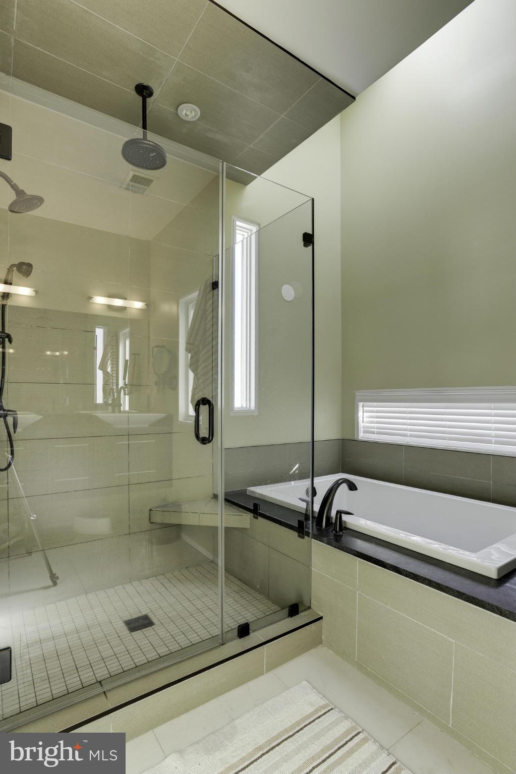 4994 Dalton Road Chevy Chase, MD 20815 - Photo 20 of 30 Bath (Master)