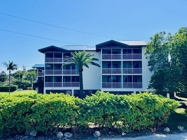 $719,900 | 8202 Marina Villa Drive, Unit 8202, Marathon, FL 33050