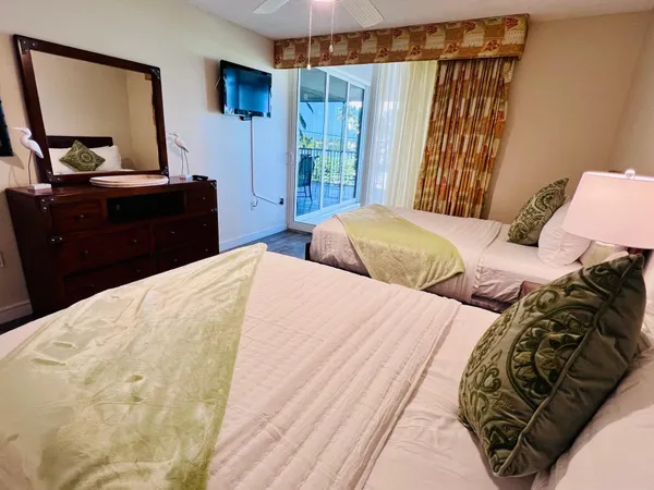 $719,900 | 8202 Marina Villa Drive, Unit 8202, Duck Key, FL 33050