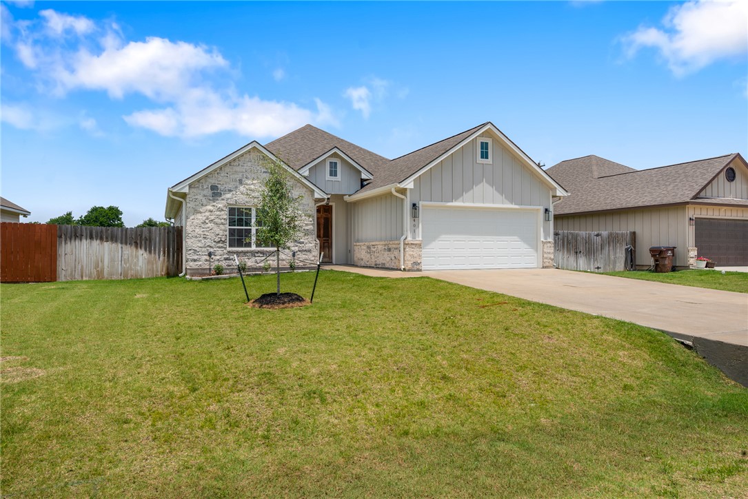 401 Brazos Bend Snook, TX 77879 - Photo 2 of 19