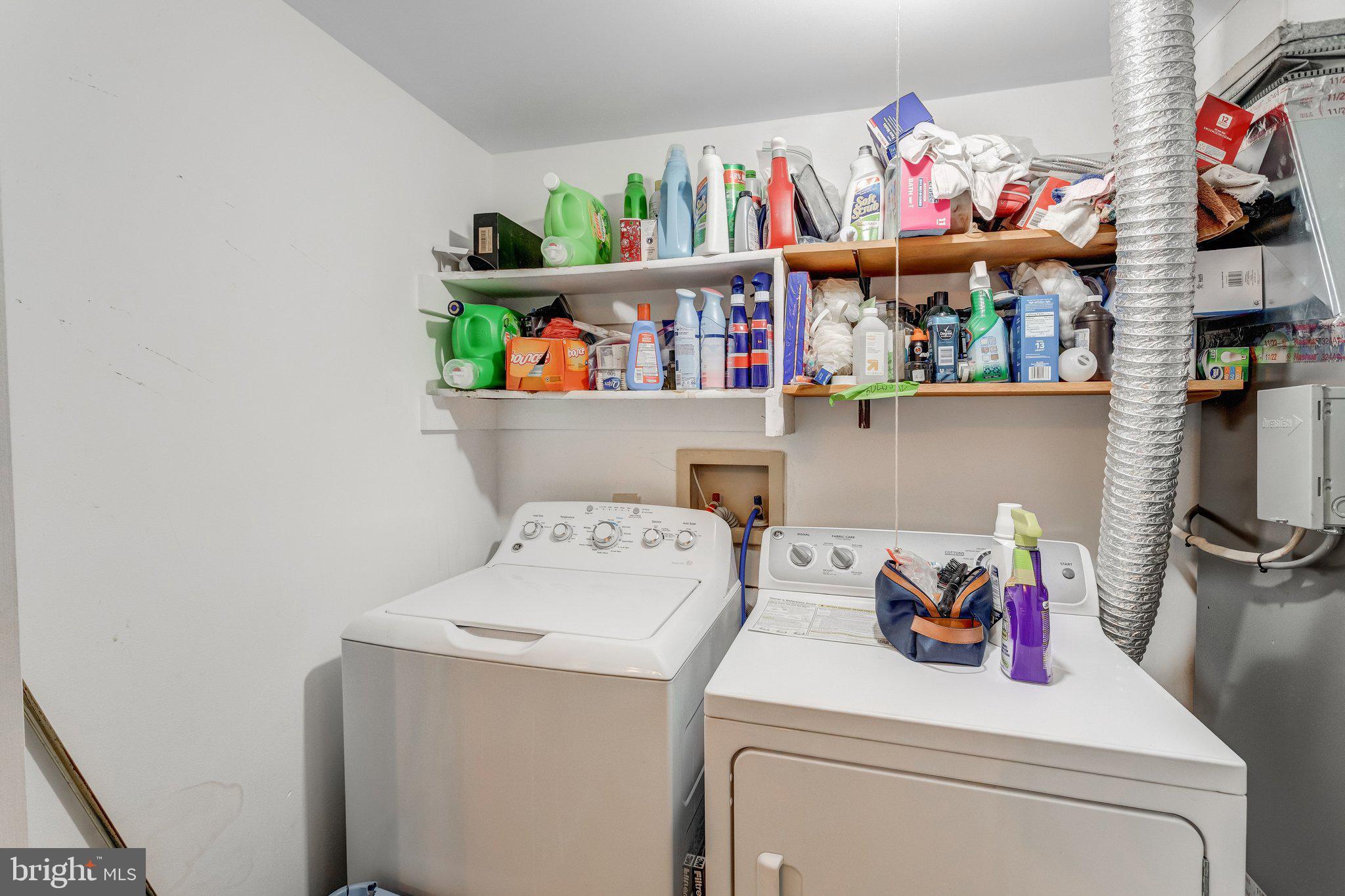 125 Fort Evans Road Southeast, Unit D Leesburg, VA 20175 - Photo 20 of 25 Full laundry in unit