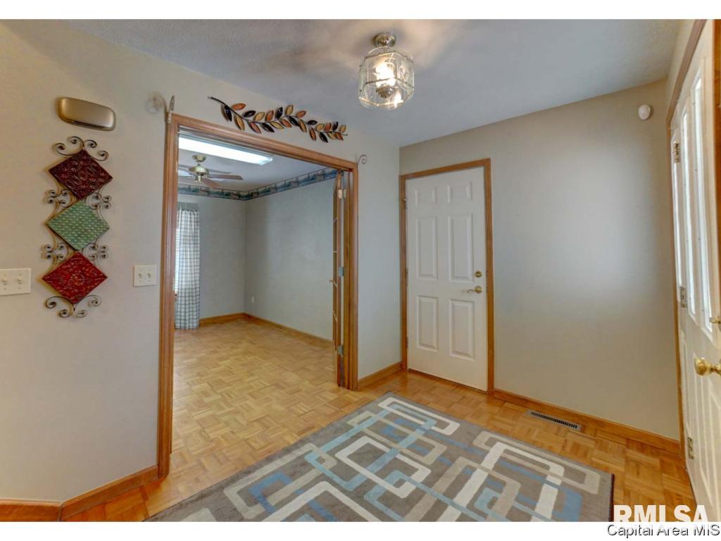 308 Missionary Ridge Drive Springfield, IL 62711 - Photo 8 of 35