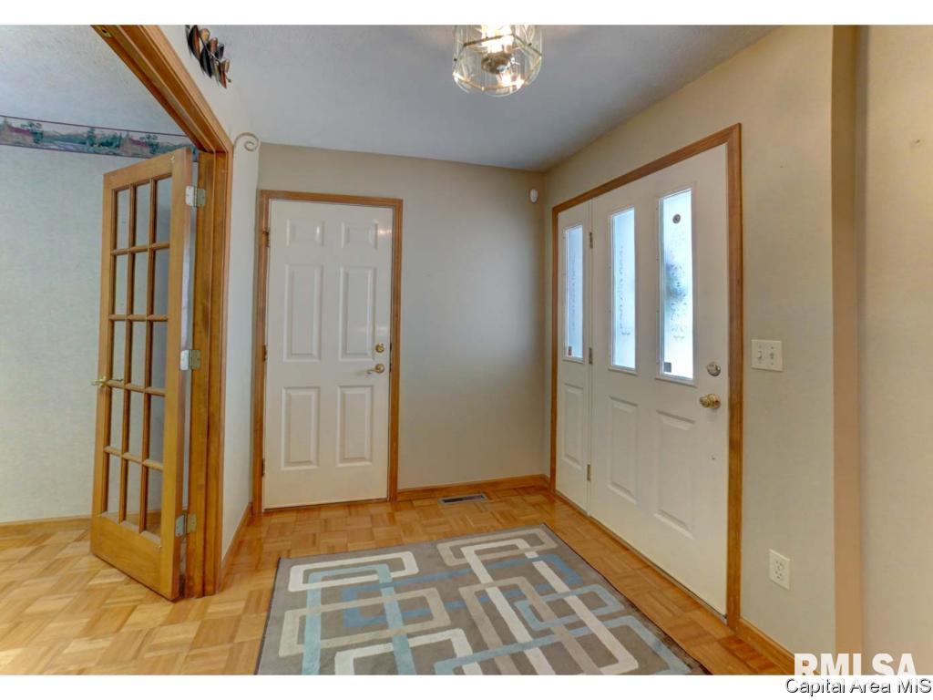 308 Missionary Ridge Drive Springfield, IL 62711 - Photo 9 of 35