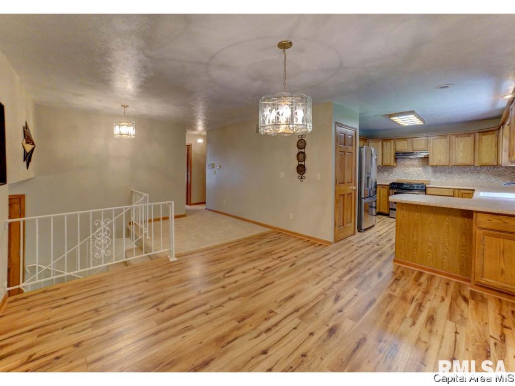 308 Missionary Ridge Drive Springfield, IL 62711 - Photo 10 of 35