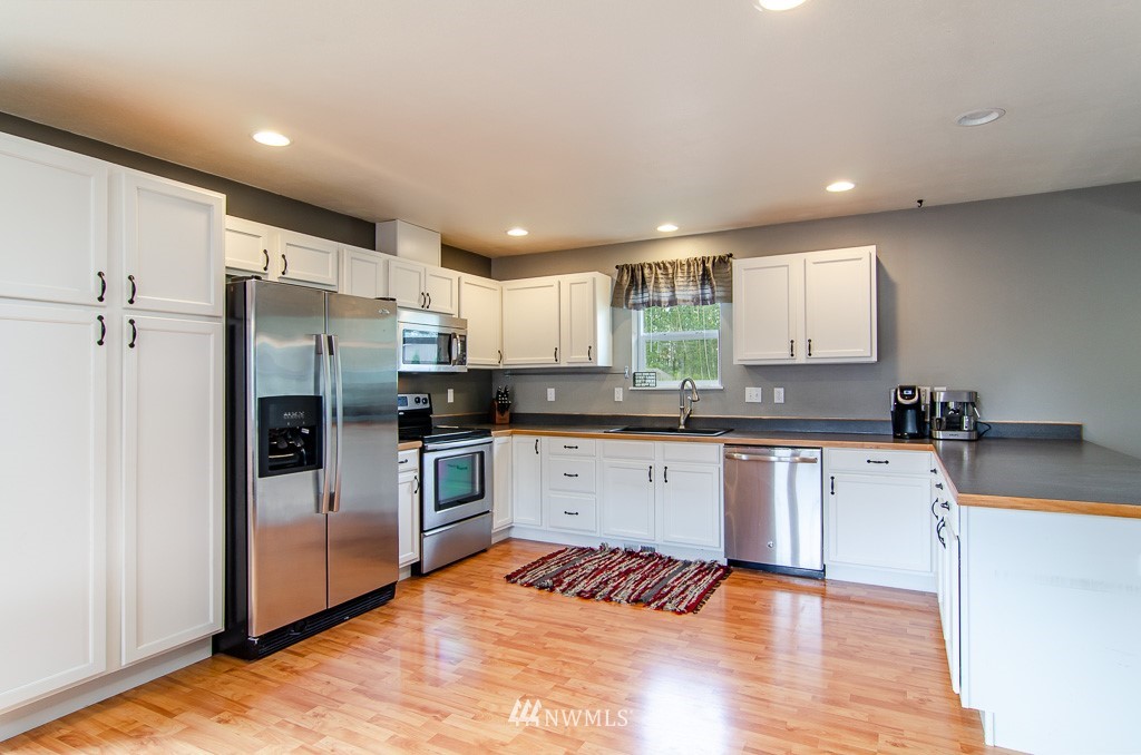 311 Wilson Lane Sumas, WA 98295 - Photo 9 of 22