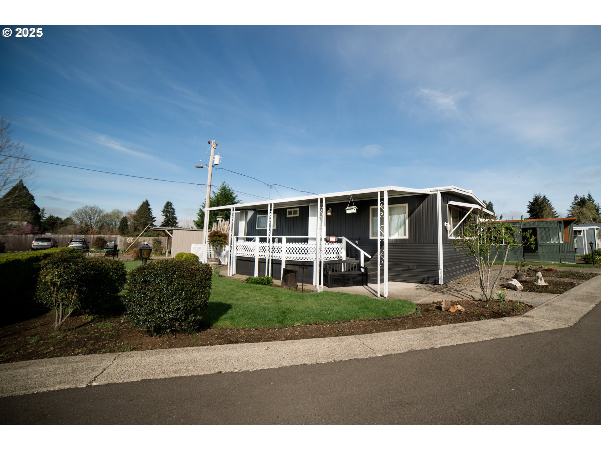 501 Division Avenue, Unit 69 Eugene, OR 97404 - Photo 2 of 21
