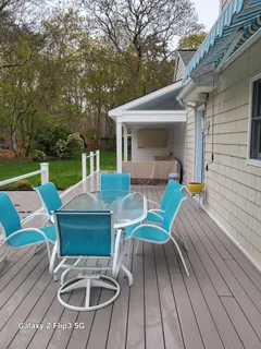 6 Amys Path, East Quogue, NY 11942