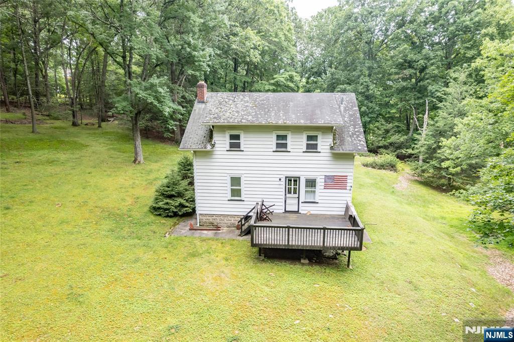 121 Townsend Road Wanaque, NJ 07465 - Photo 8 of 39