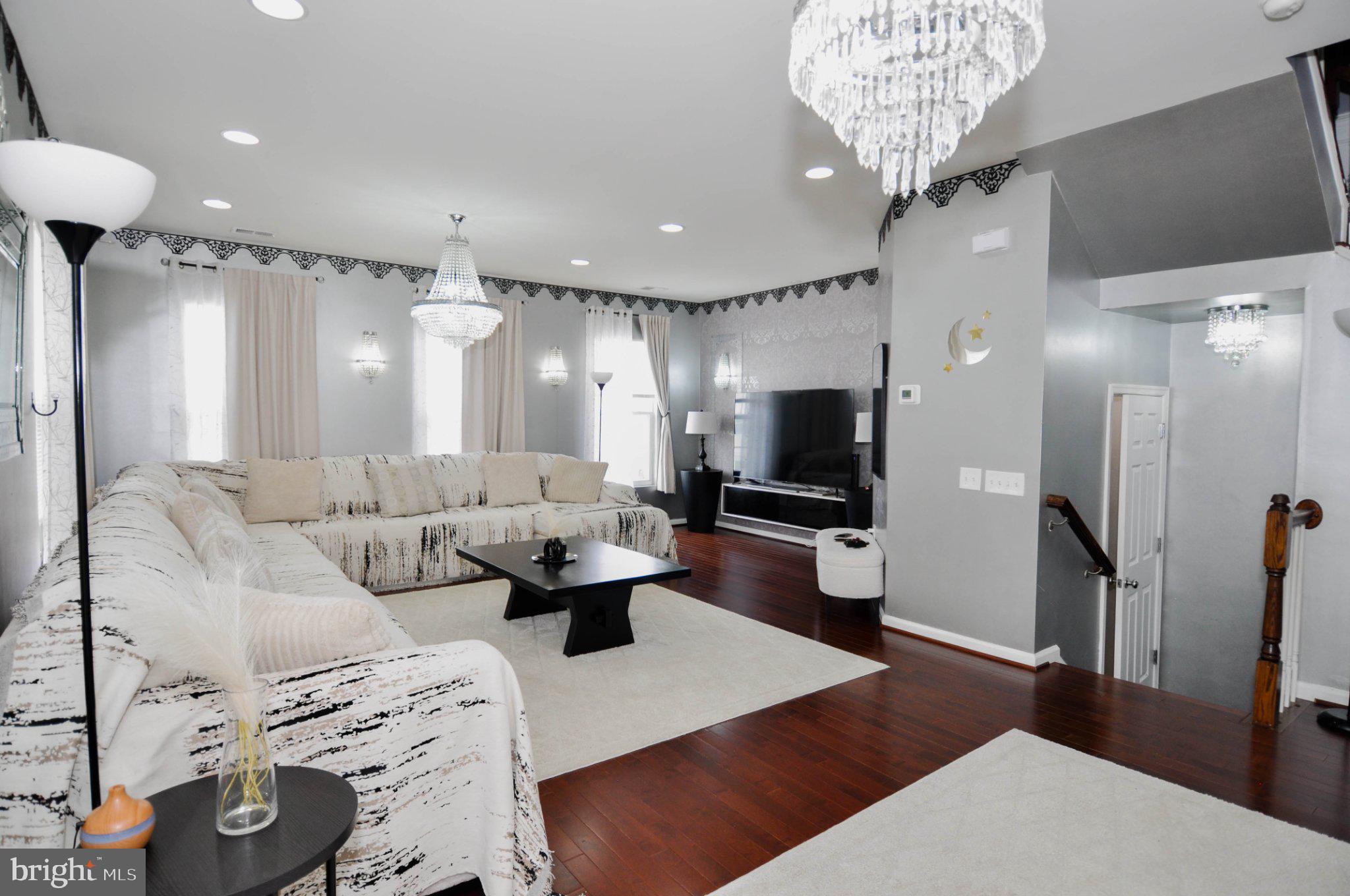 17143 Gibson Mill Road Dumfries, VA 22026 - Photo 27 of 35 Spacious living area with elegant decor.