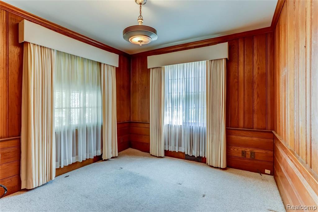 1041 Yorkshire Road Grosse Pointe Park, MI 48230 - Photo 8 of 35