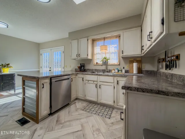 $429,900 | 232 Creekwood Drive, Madisonville, TN 37354