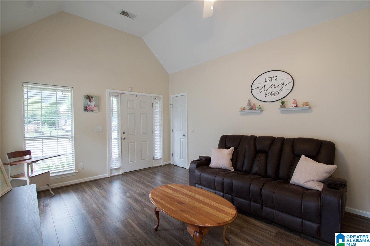 4008 Forest Lakes Road Sterrett, AL 35147 - Photo 5 of 31