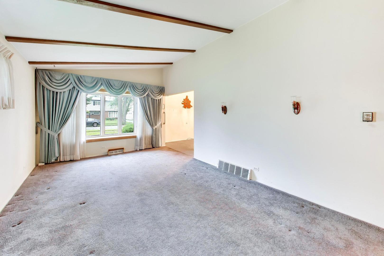 920 Pleasant Avenue Addison, IL 60101 - Photo 6 of 32
