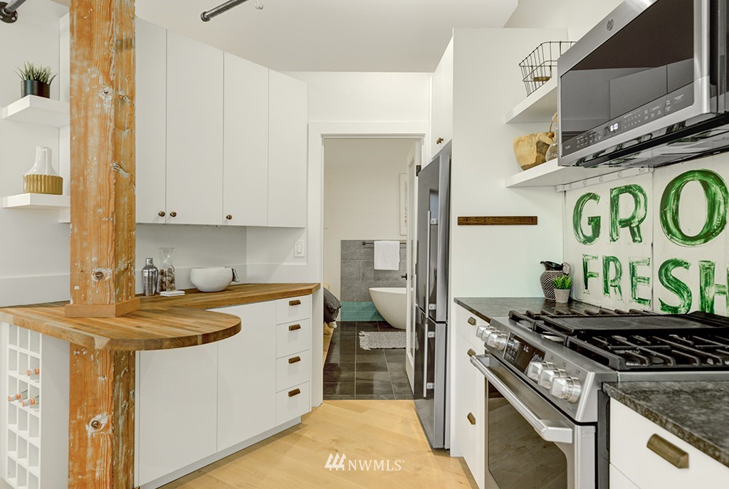 3301 York Road South, Unit 6 Seattle, WA 98144 - Photo 3 of 18 Gallery Image 3
