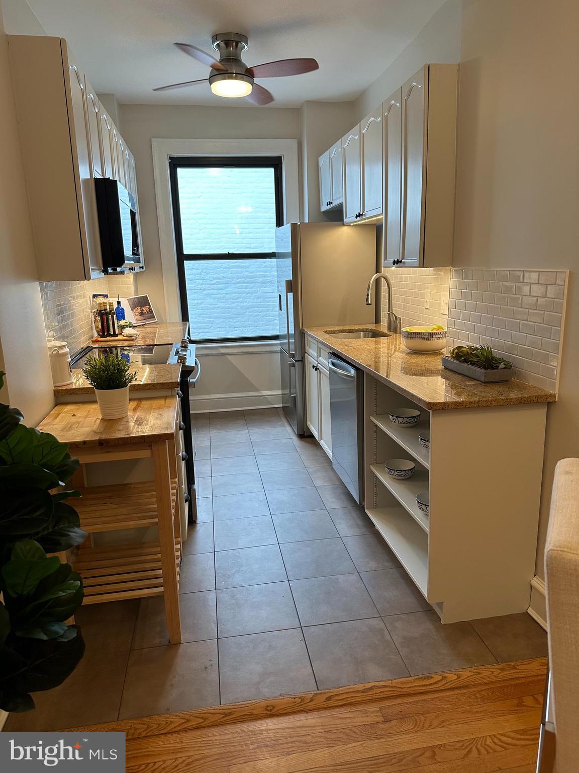 1613 Harvard Street Northwest, Unit 513 Washington, DC 20009 - Photo 20 of 39