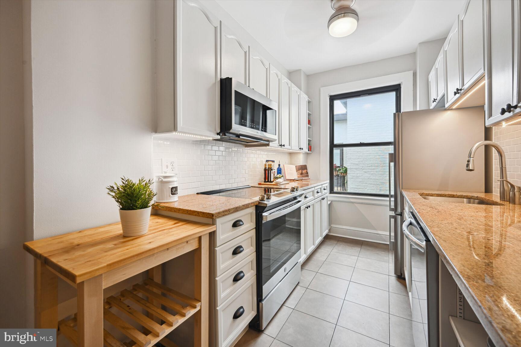 1613 Harvard Street Northwest, Unit 513 Washington, DC 20009 - Photo 22 of 39