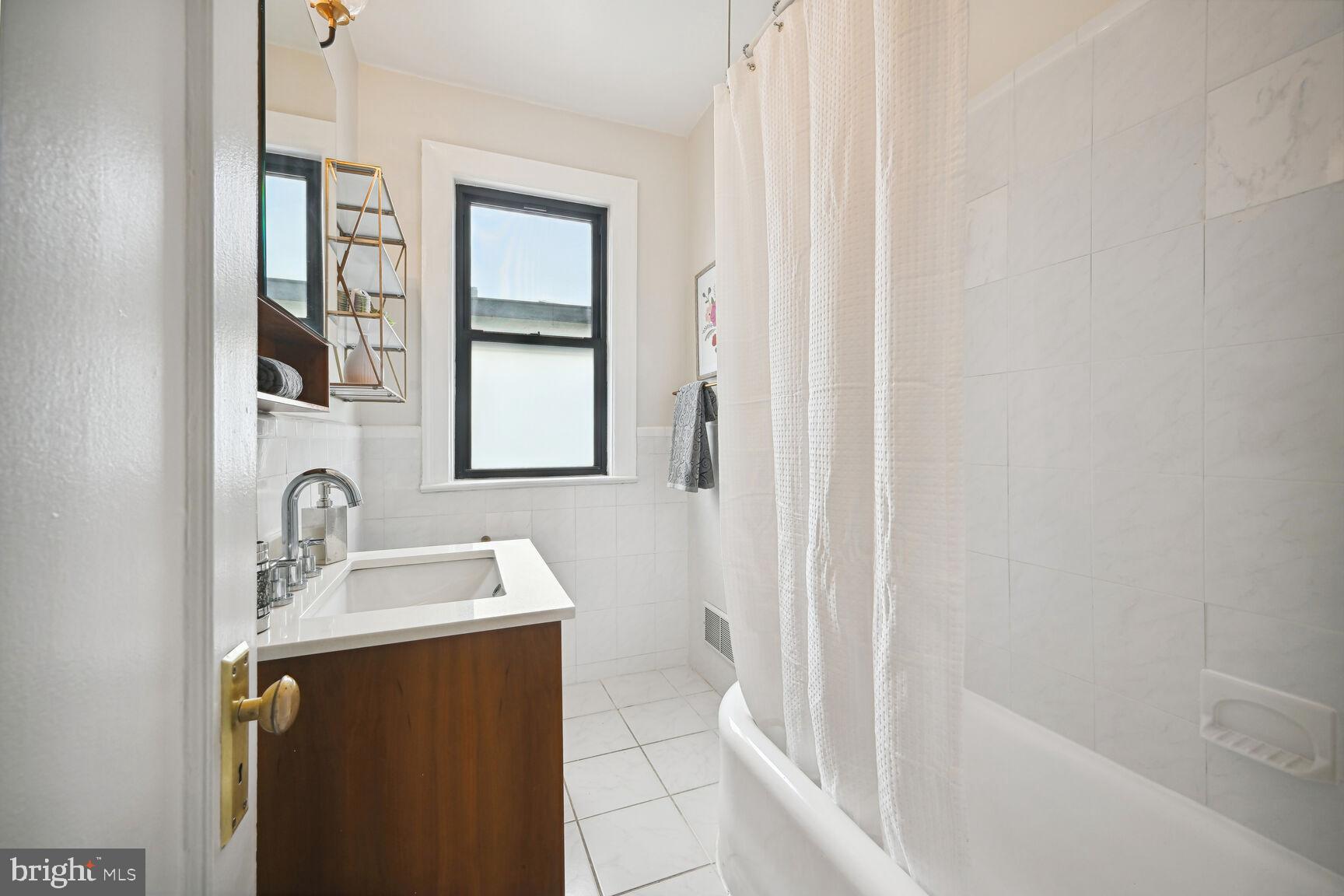 1613 Harvard Street Northwest, Unit 513 Washington, DC 20009 - Photo 36 of 39