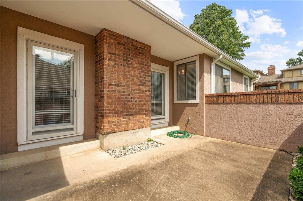 9736 Reeder Street Overland Park, KS 66214 - Photo 30 of 40