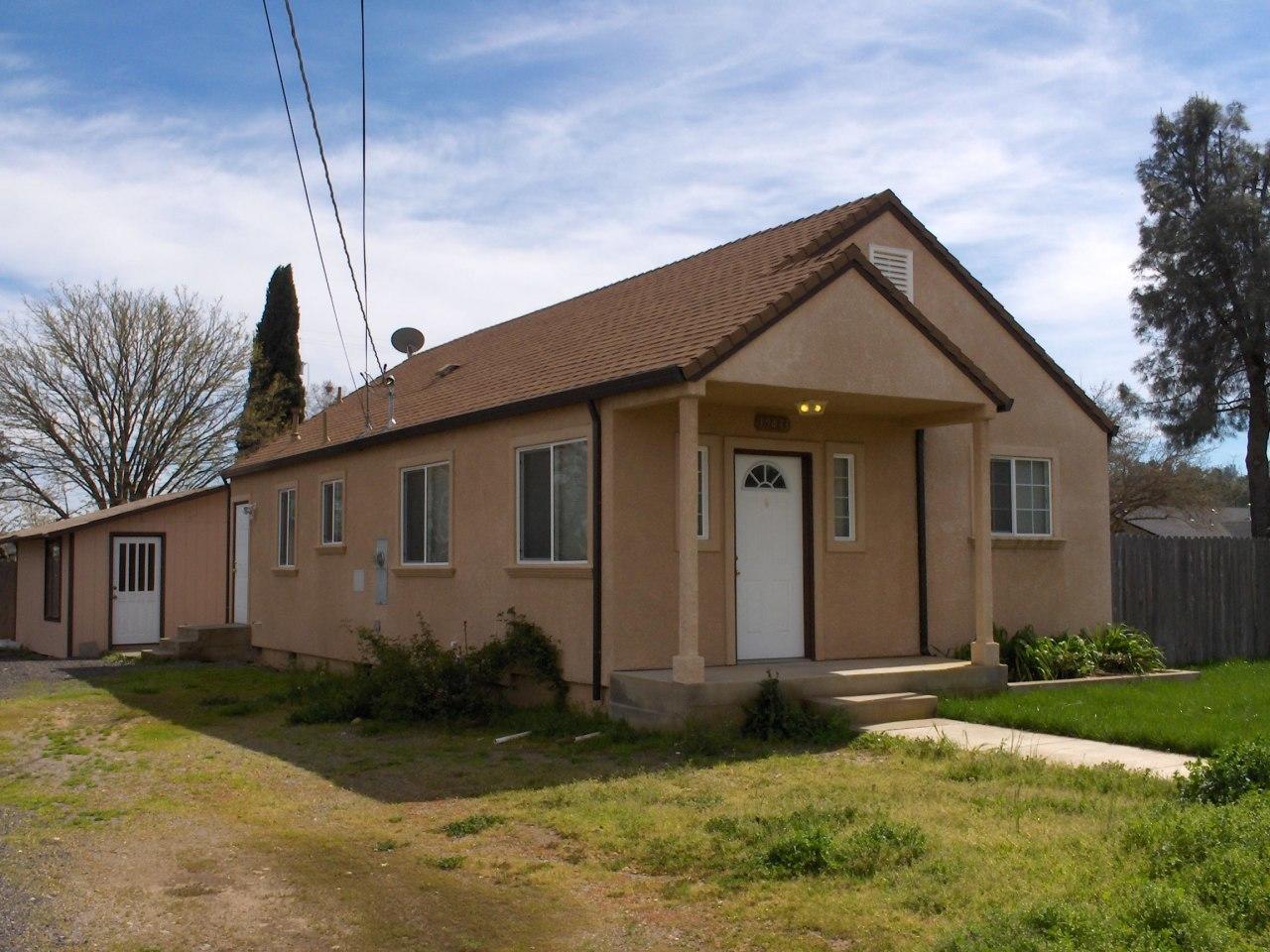 19433 Anna Road Anderson, CA 96007 - Photo 2 of 13 Front with Shop
