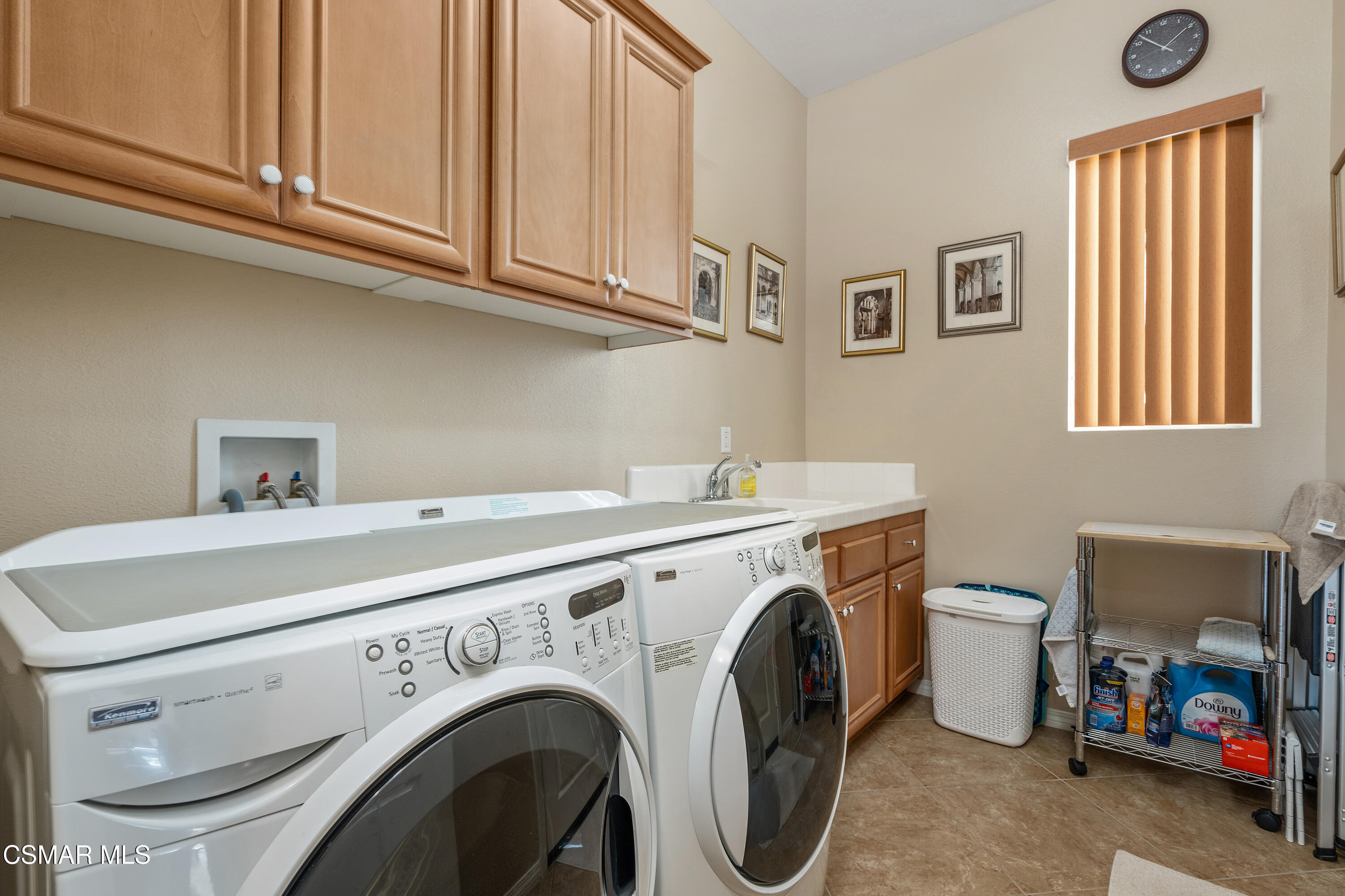 6835 Blue Ridge Way Moorpark, CA 93021 - Photo 18 of 39 a utility room with dryer and washer