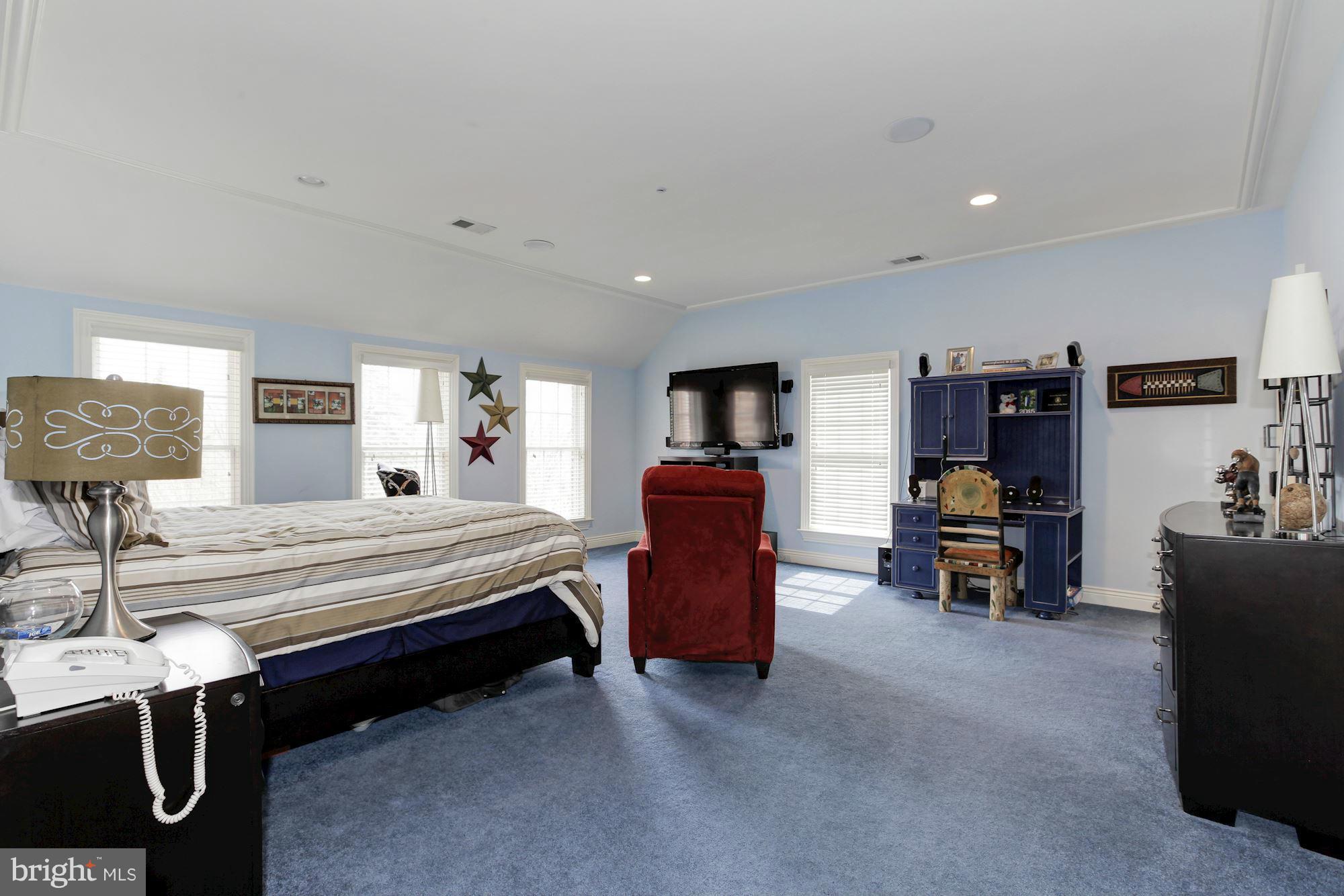 10100 Gary Road Potomac, MD 20854 - Photo 18 of 30 Bedroom